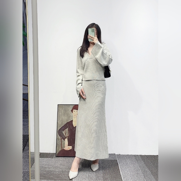 French 2-piece Sweater Set: Top+ skirt - Picture 5 of 6